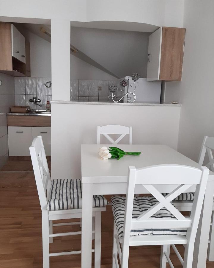 Apartman Giovanni Aranđelovac Exteriér fotografie